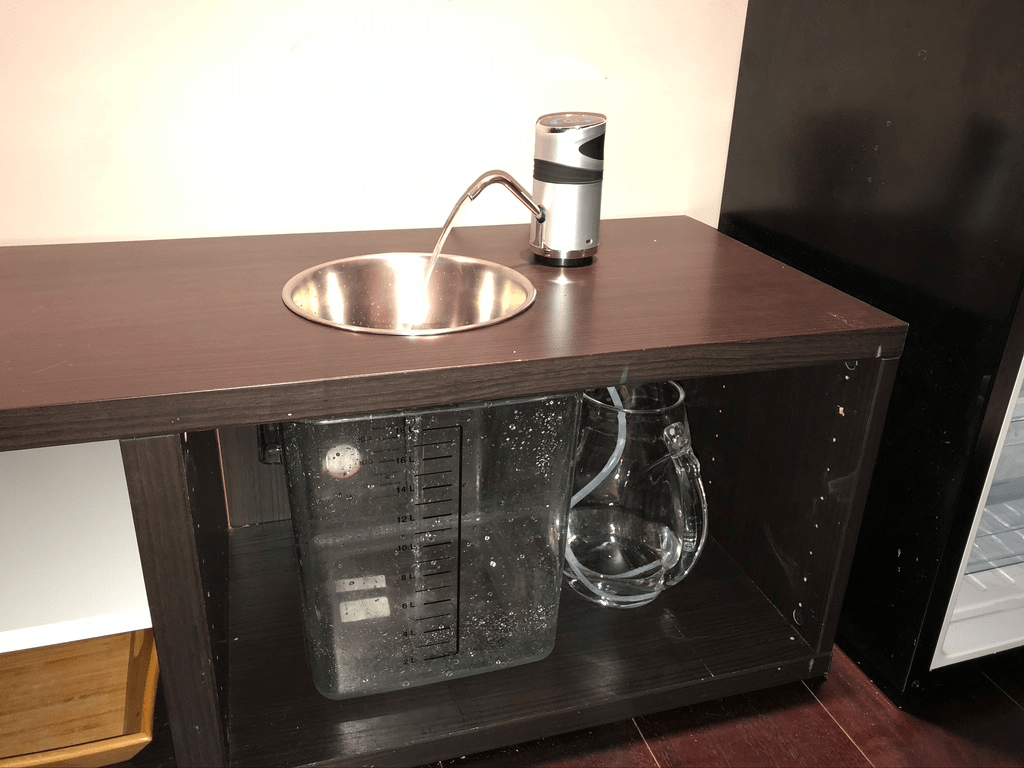 children's play sink with running water